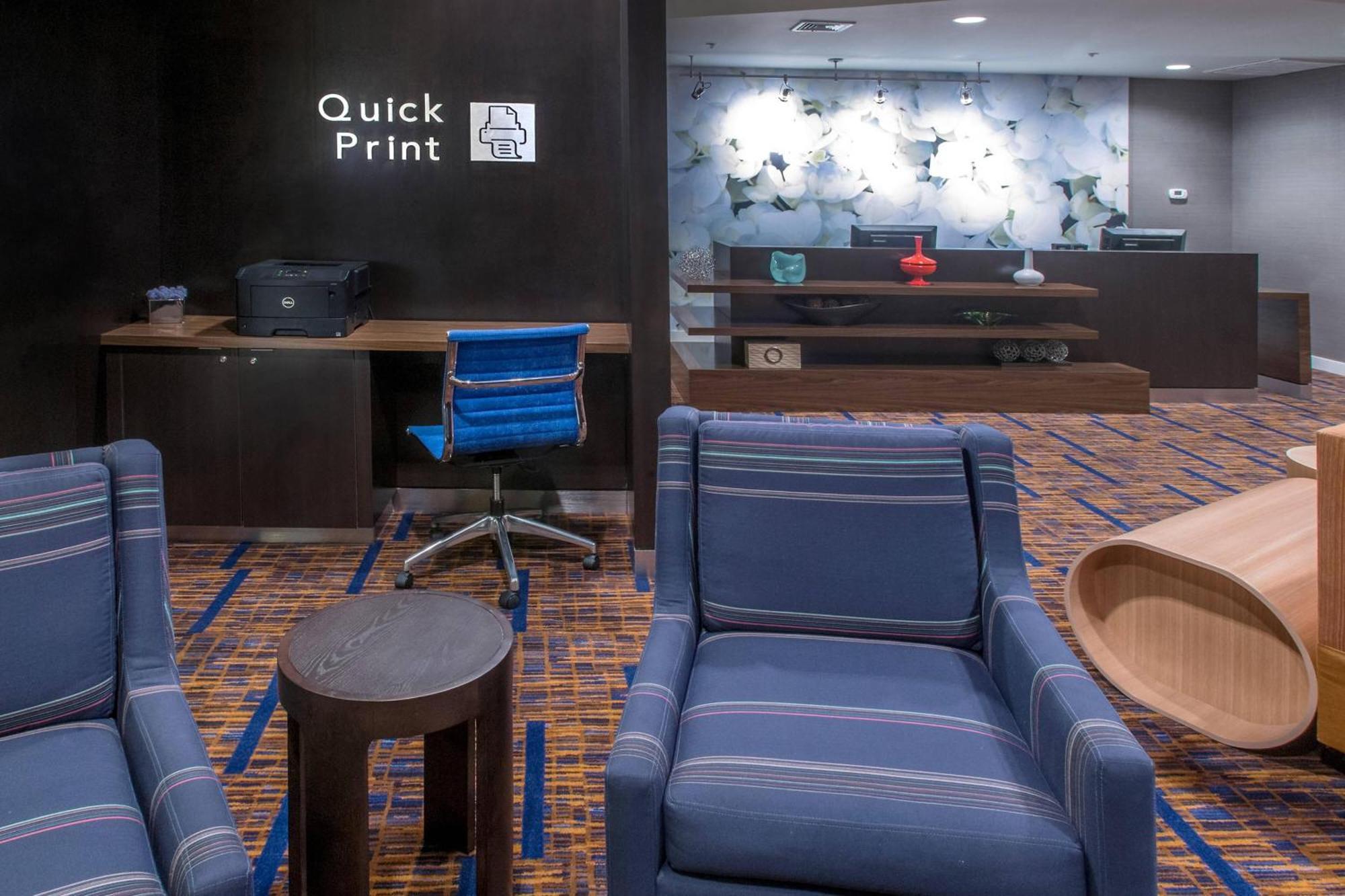 Courtyard By Marriott Albany Hotel Exterior foto